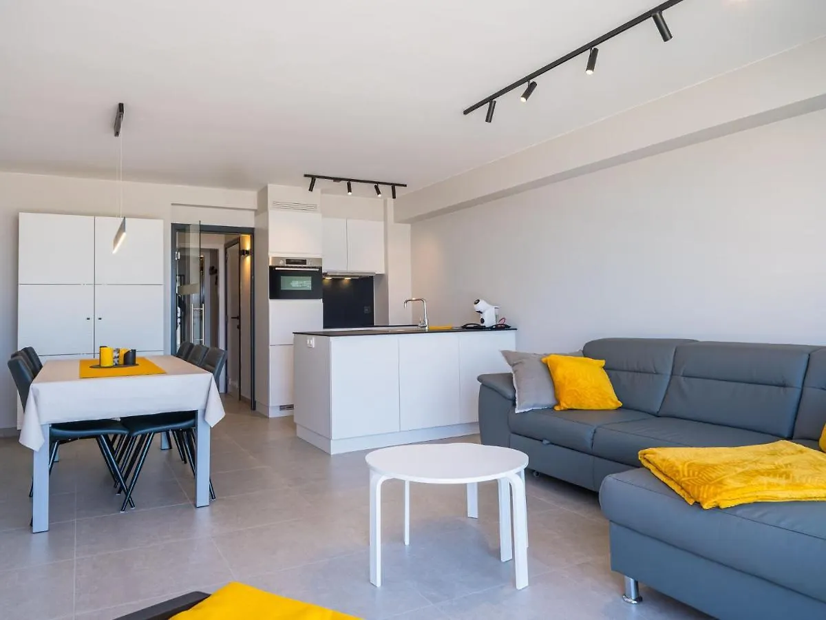 Spacious Apartment With View Middelkerke