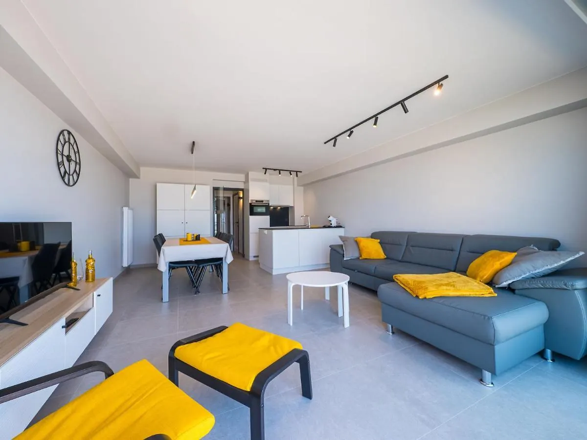 Spacious Apartment With View Middelkerke